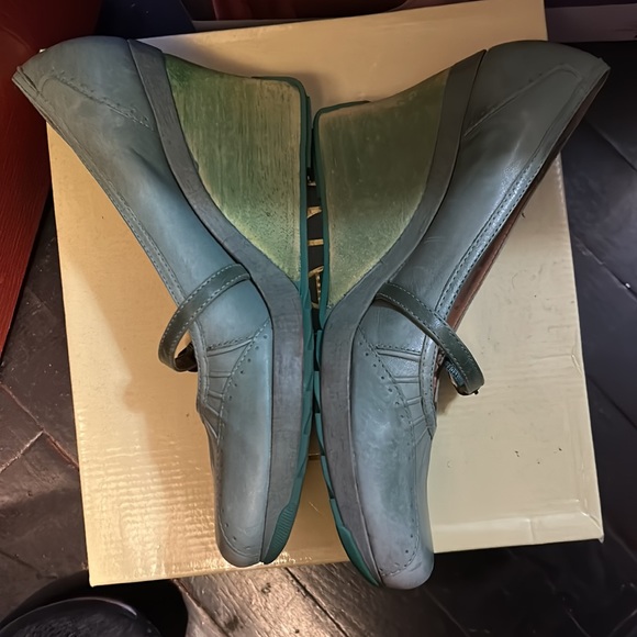 Kenneth Cole’s Reaction Mary Jane wedges gently used 9. - Picture 3 of 6